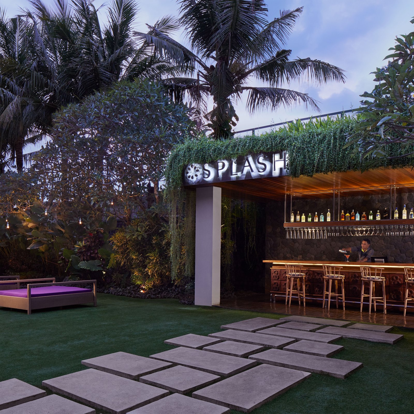 Splash Bar