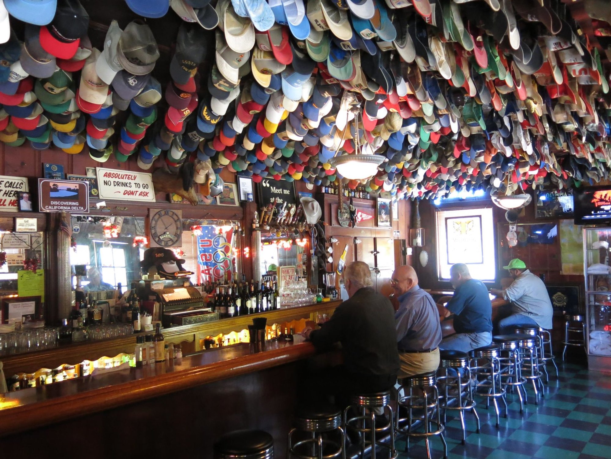 Giusti's Place bar in Walnut Grove, United States
