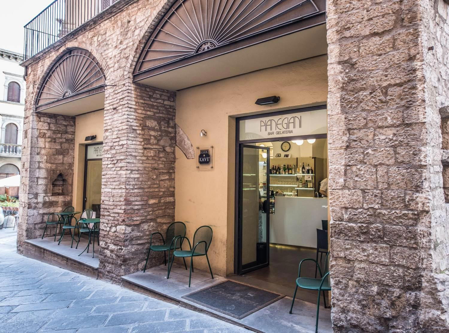 Bar Pianegiani, Todi, Italy