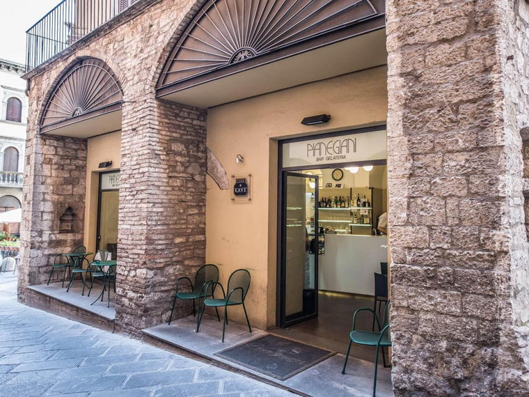 Bar Pianegiani, Todi, Italy