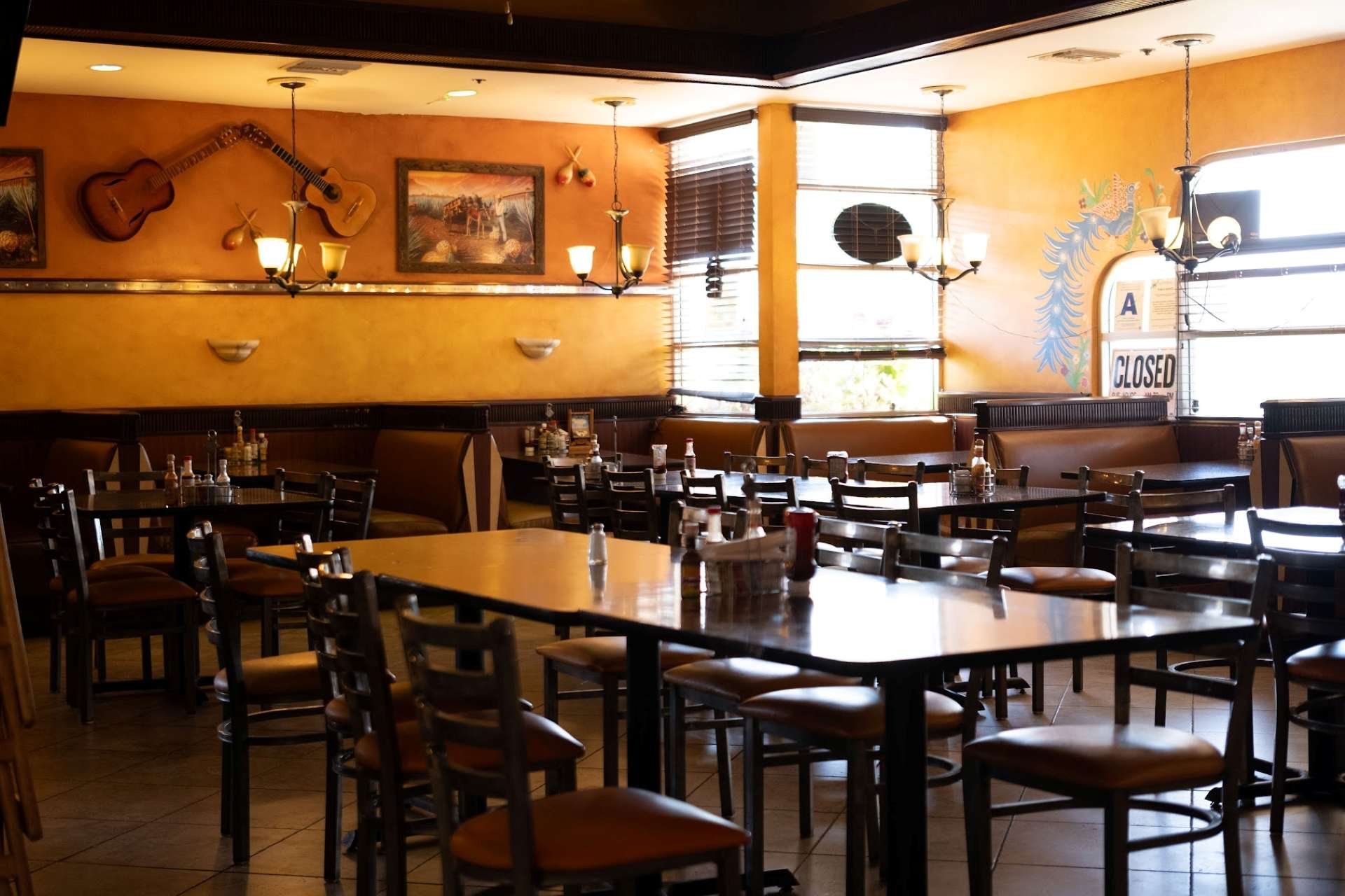 Lienzo Charro Mexican Restaurant Bar & Grill, Bar in Temecula