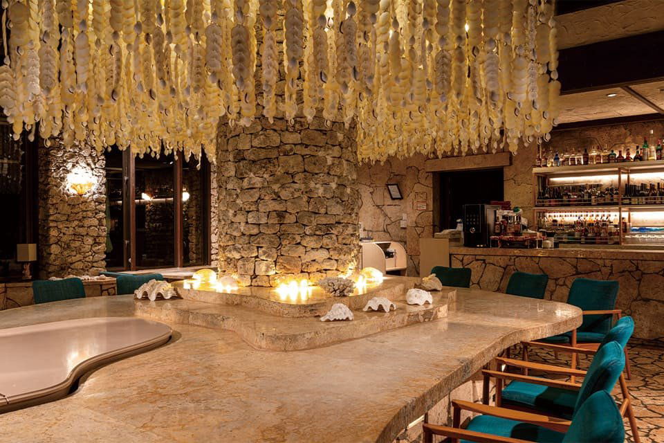 Moon Shell, Bar in Okinawa