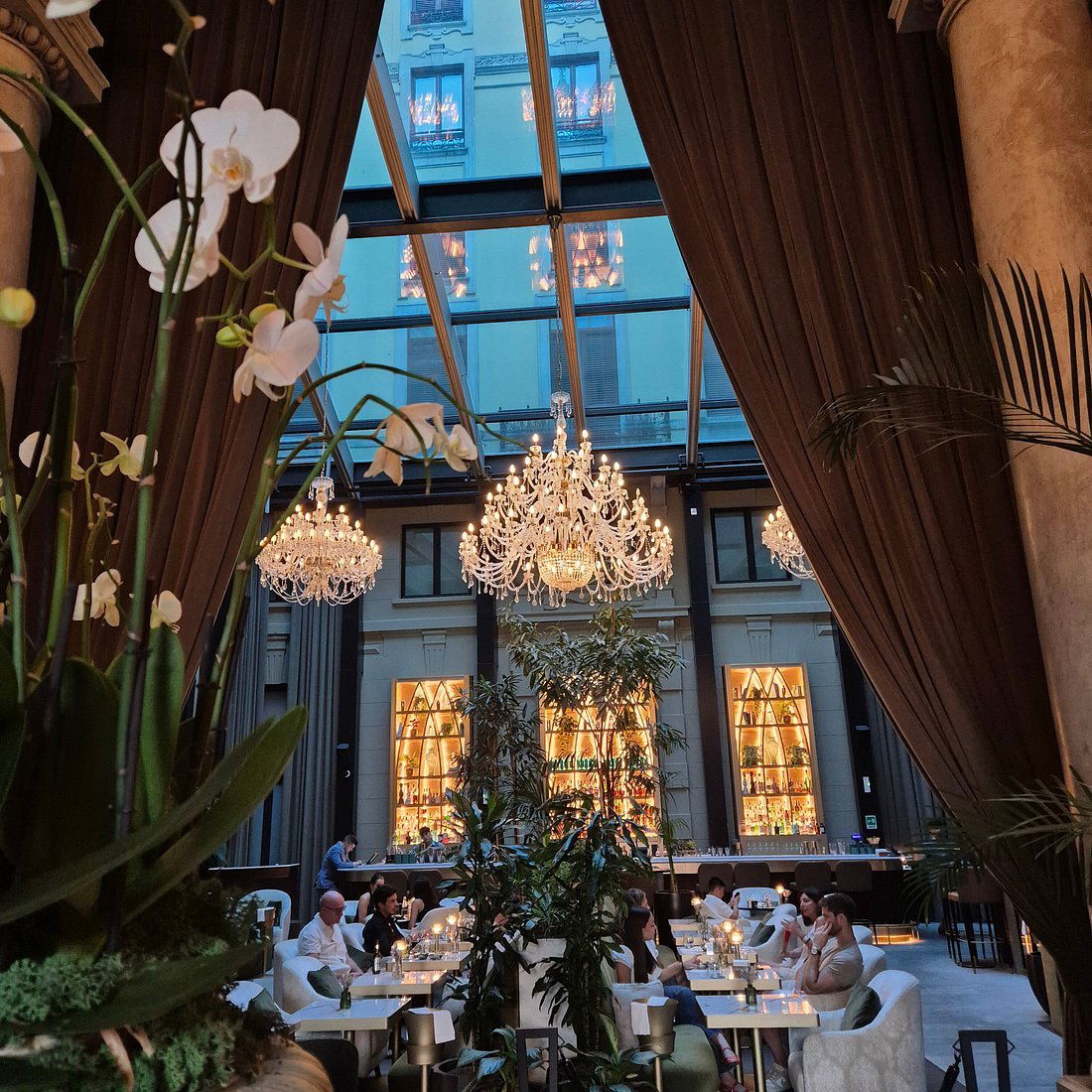 Giardino Cordusio, Bar in Milan
