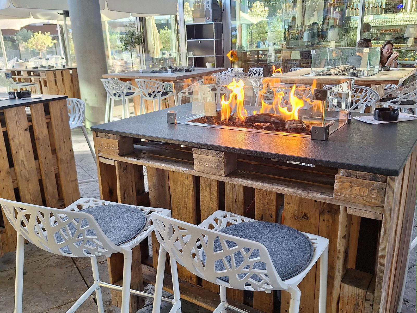 San's Bistro & Weinbar bar in Stuttgart