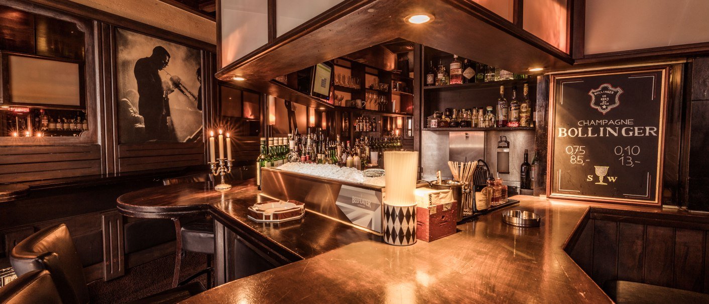 Schwarz Weiß Bar, Bar in Stuttgart