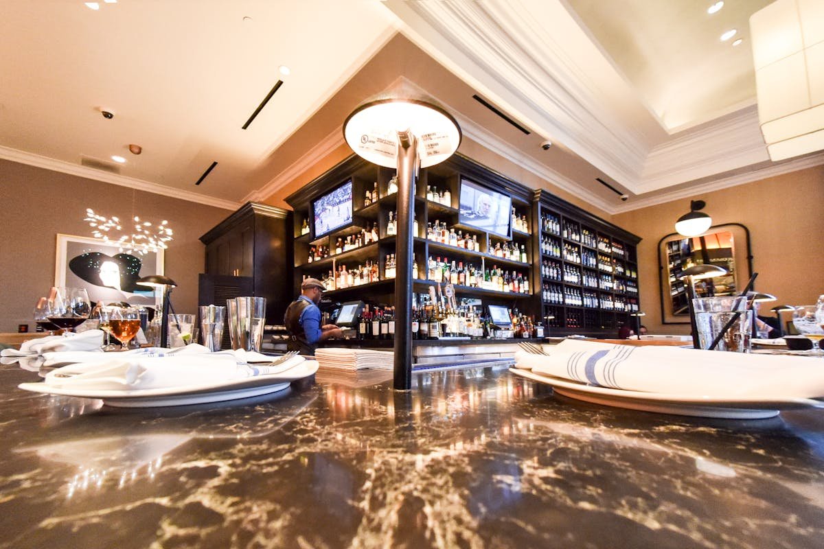 Angelina's Pizzeria Napoletana bar in Irvine, United States