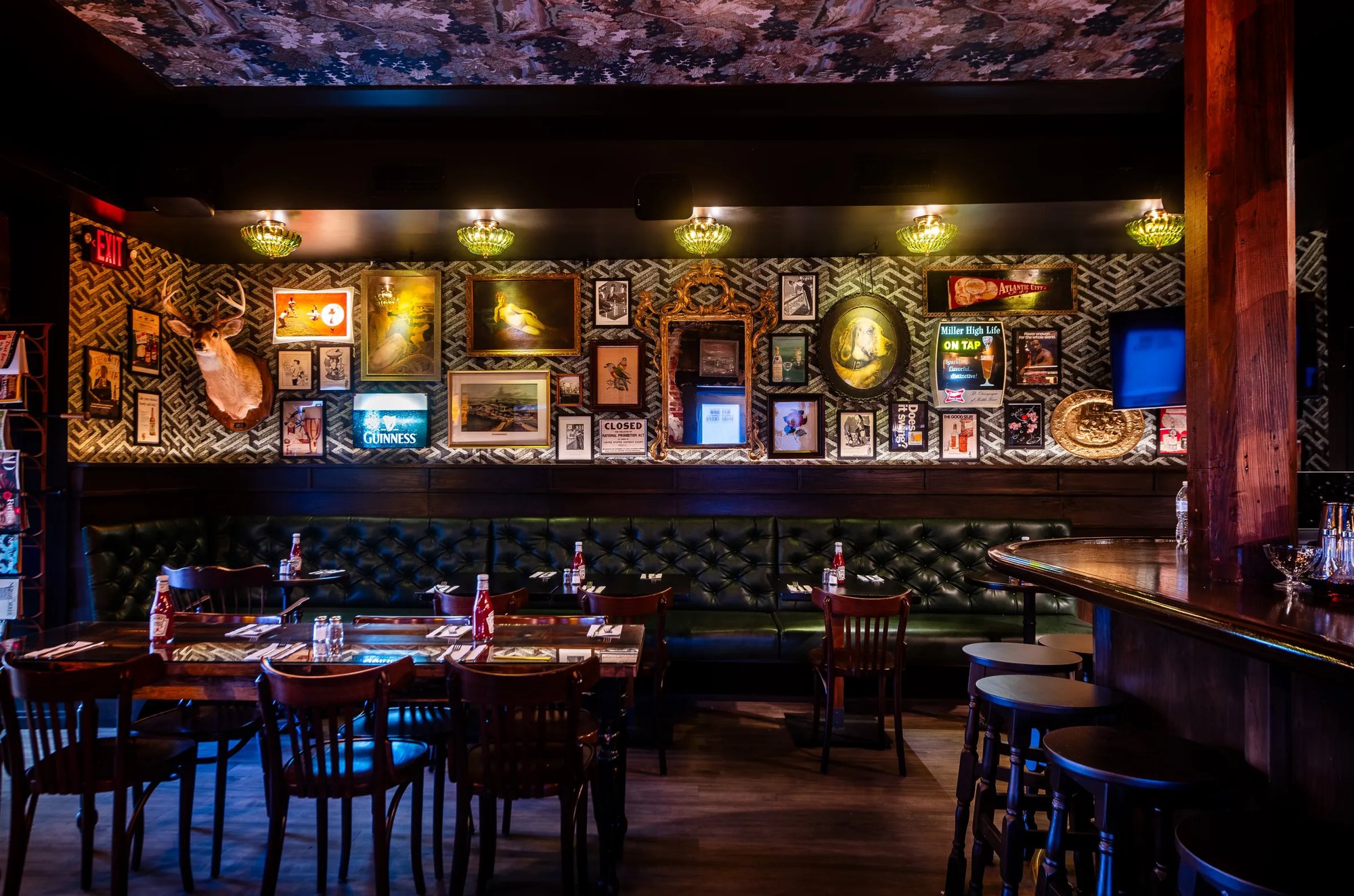 Eebee’s Corner Bar bar in Washington DC, United States