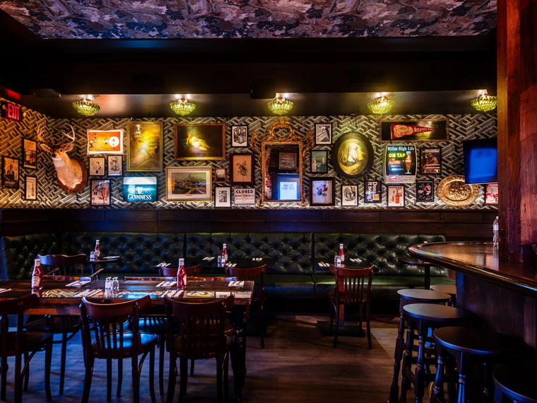 Eebee’s Corner Bar, Washington DC, United States