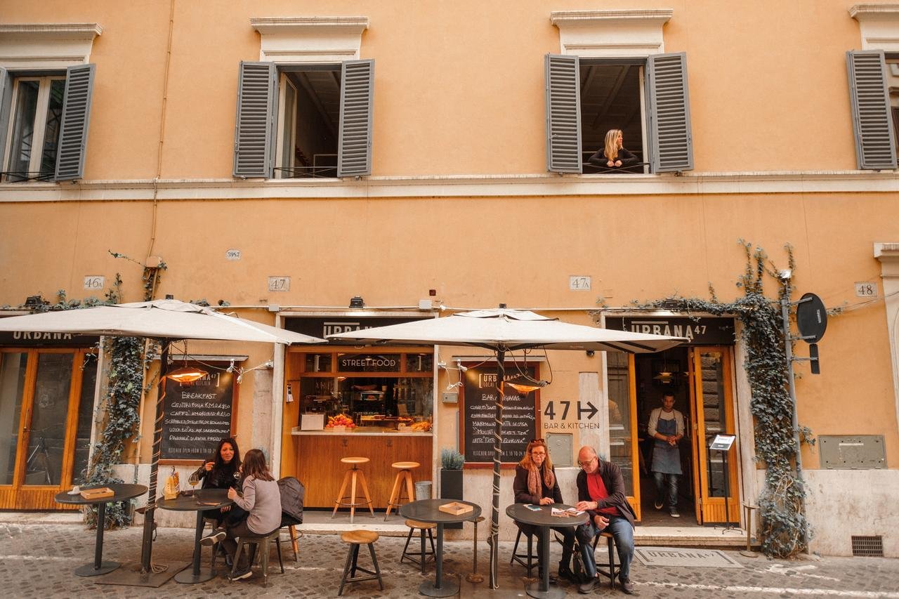 Urbana 47, Bar in Rome