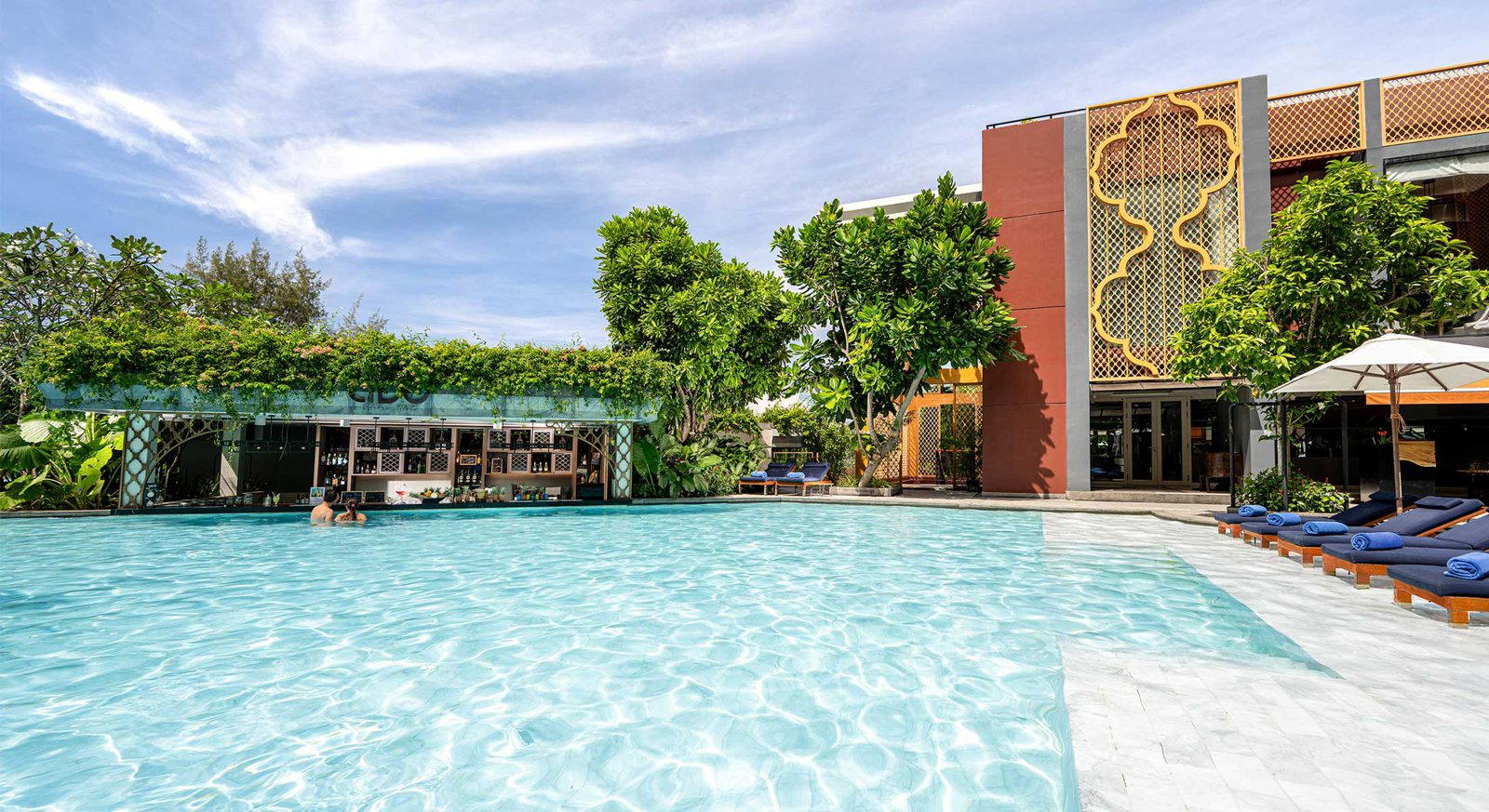 Lido Pool Bar bar in Phuket