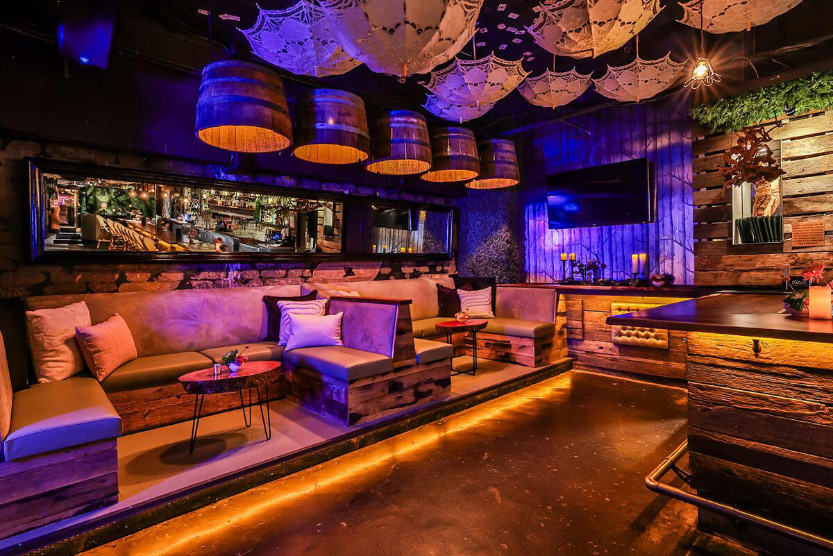 Vin de Syrah bar in San Diego, United States
