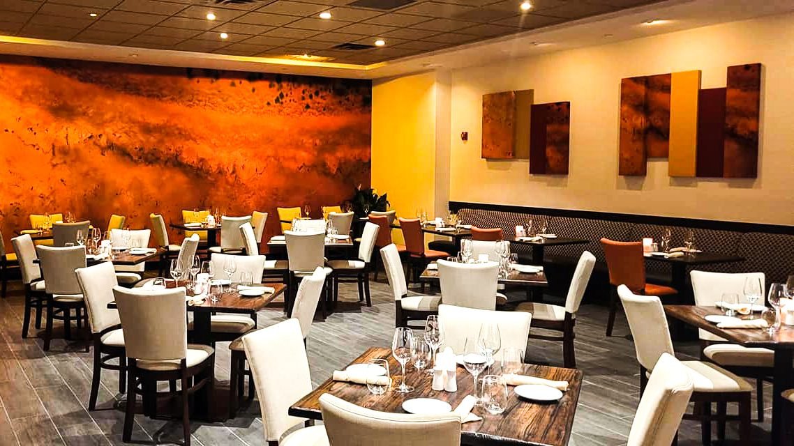 Incontro Italian Cuisine Steakhouse bar in Coral Springs, United States