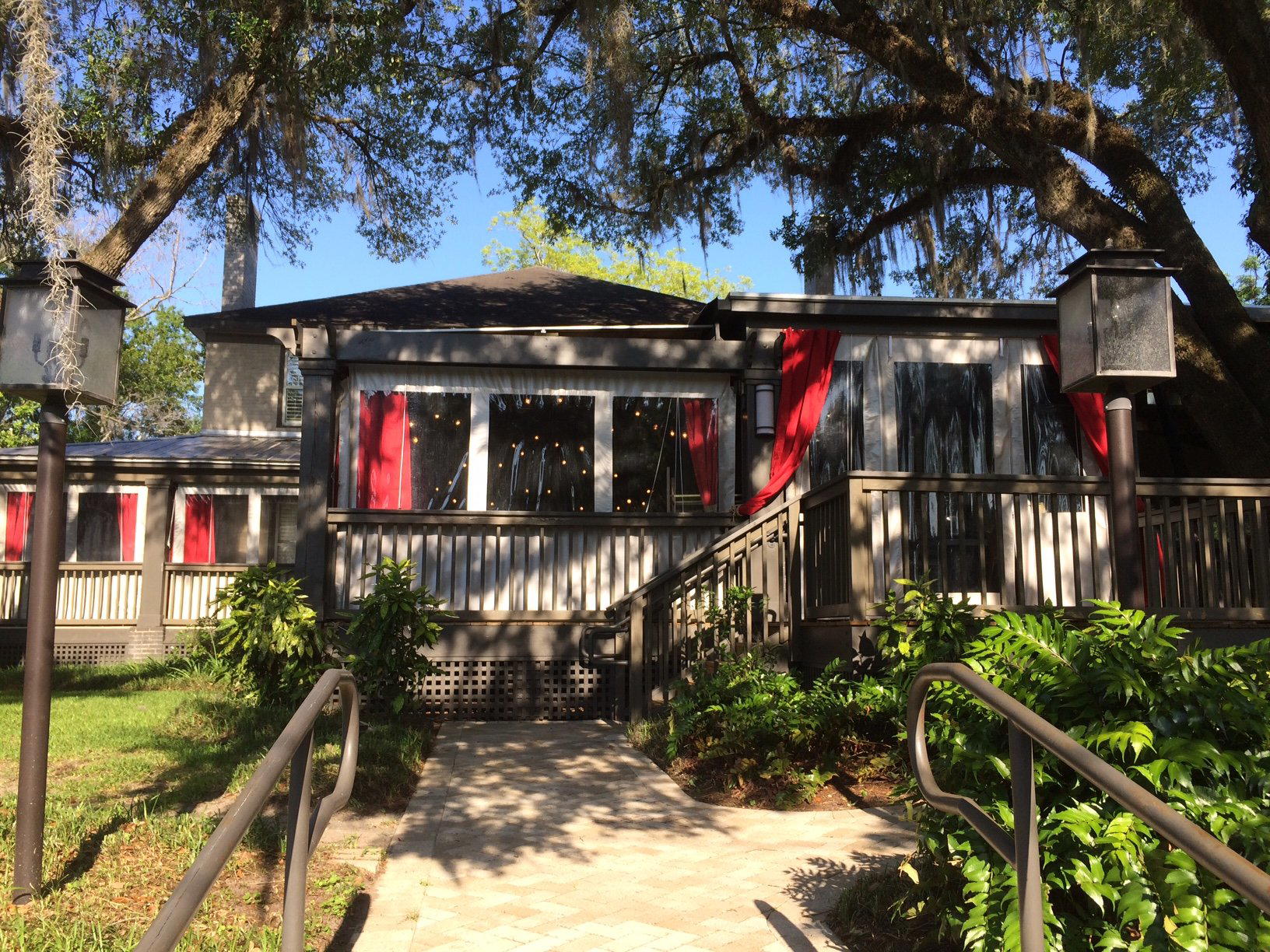 Table 23 bar in Tallahassee