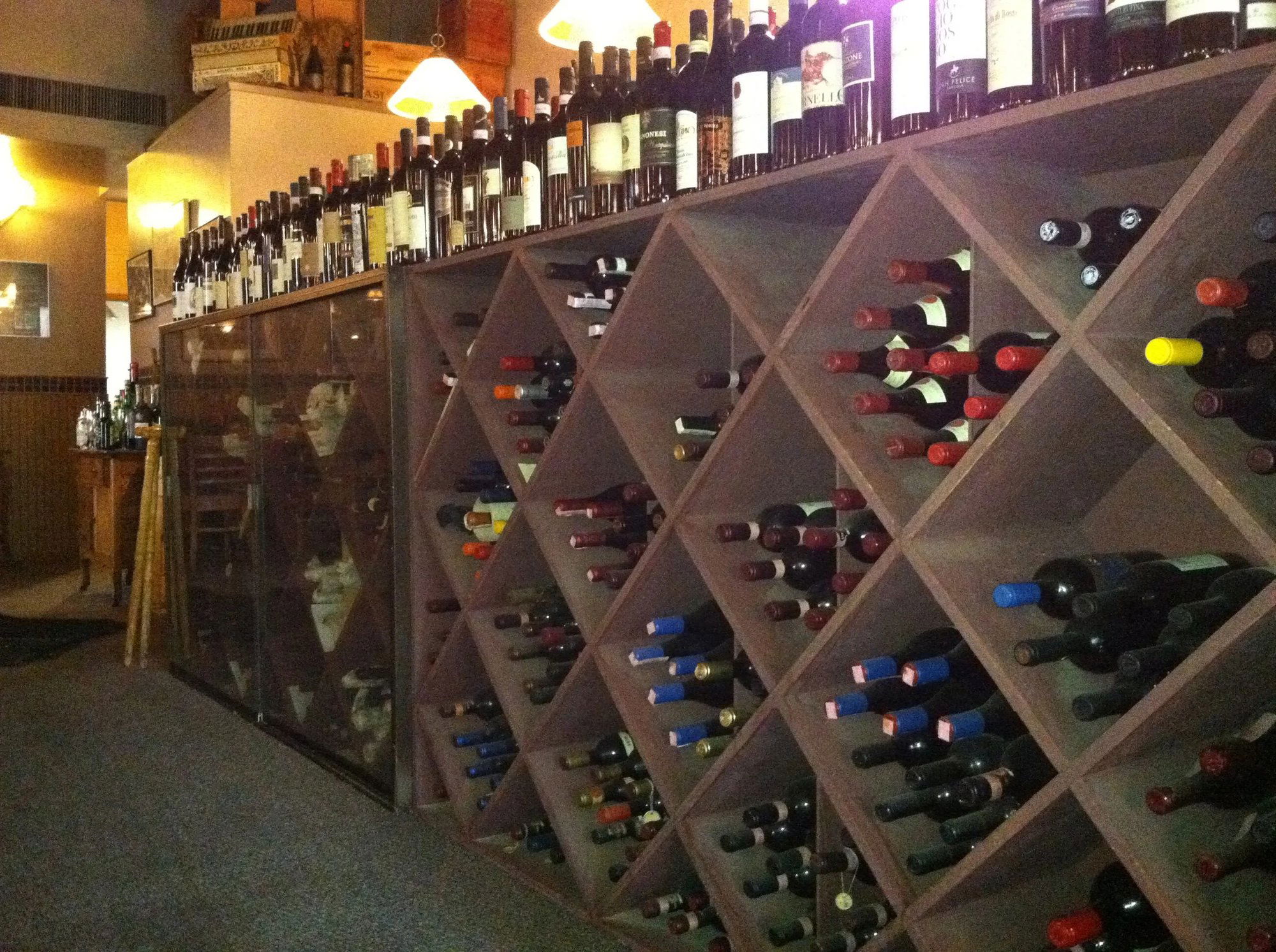 Angelo's of Bellevue, Bar in Bellevue