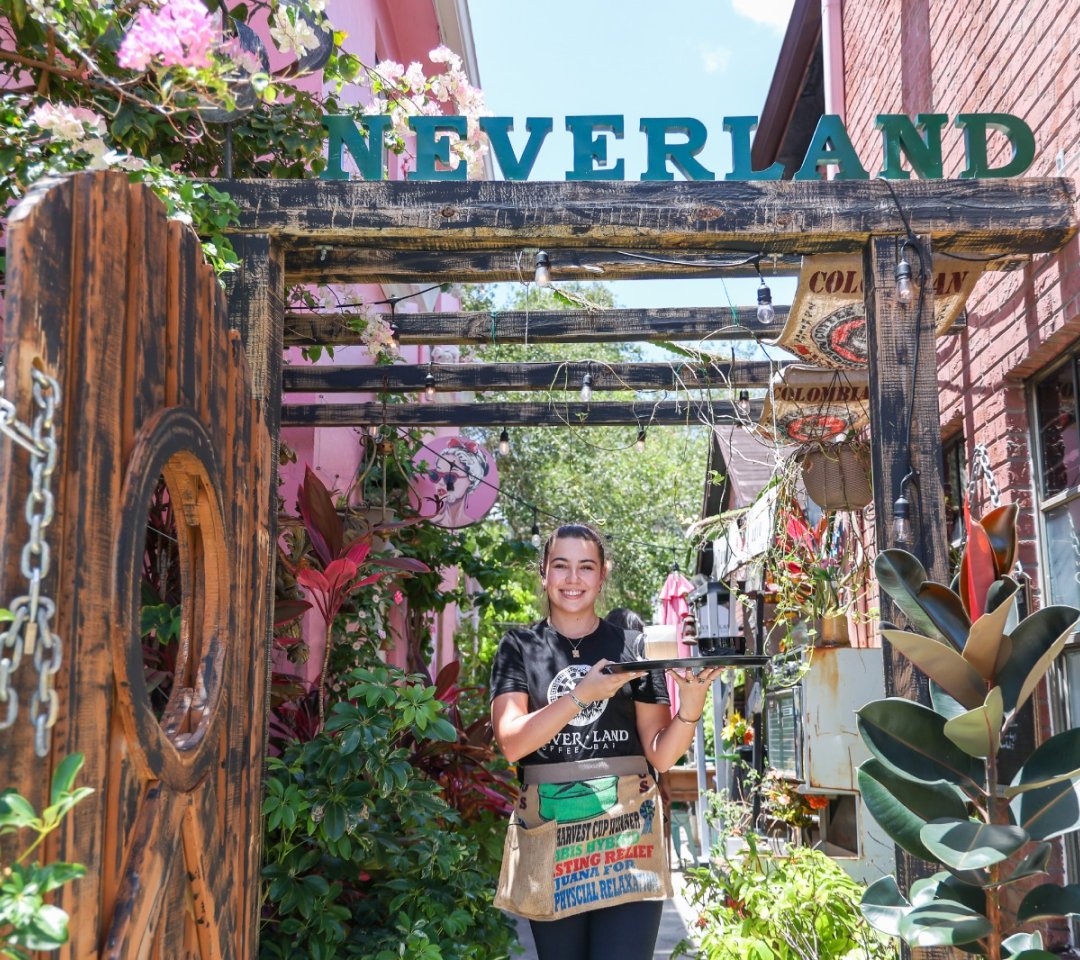 Neverland Coffee Bar, Bar in Ojus