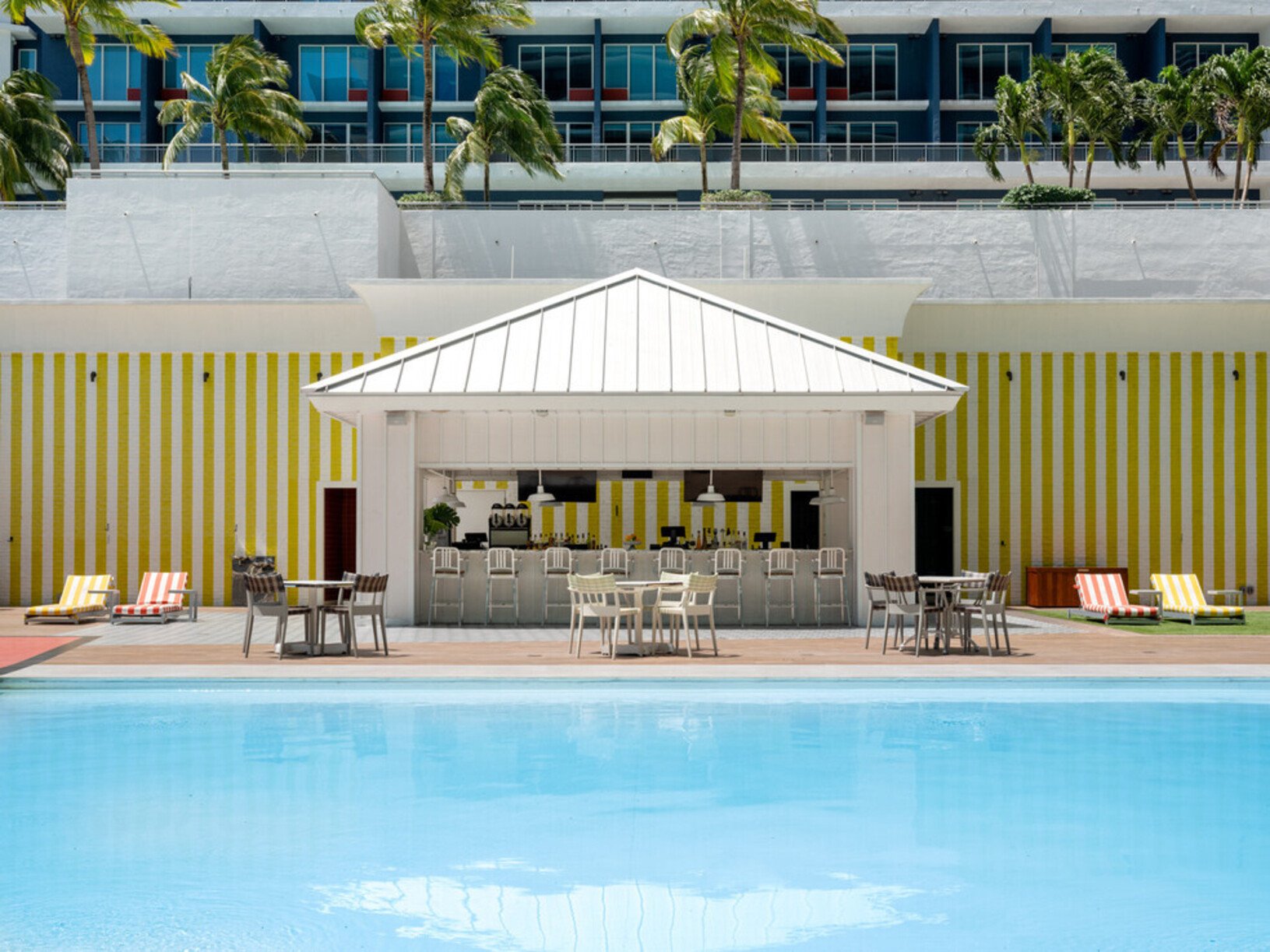Dua Pool, Bar in Miami