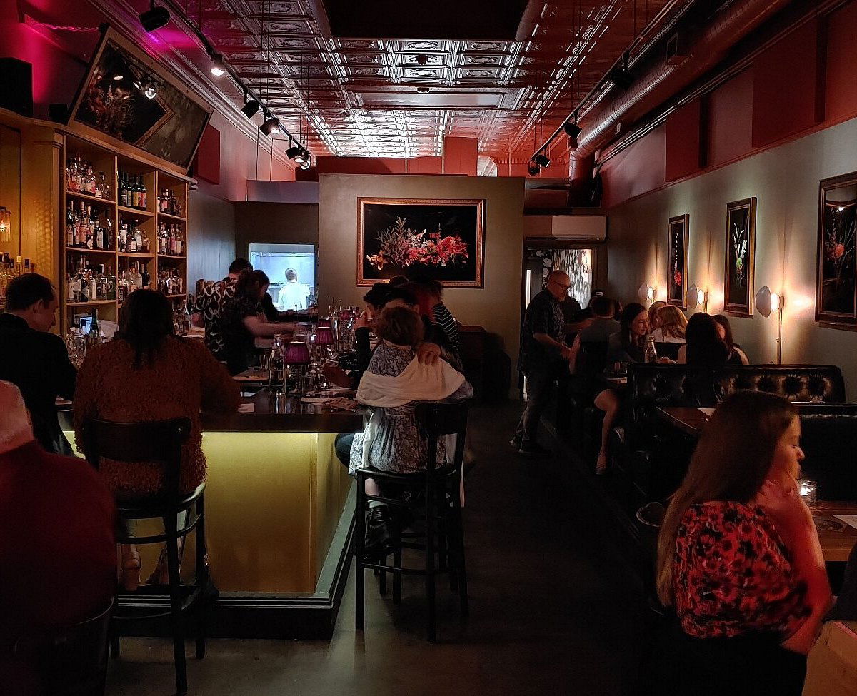 Lucky Restaurant, Bar in Roanoke