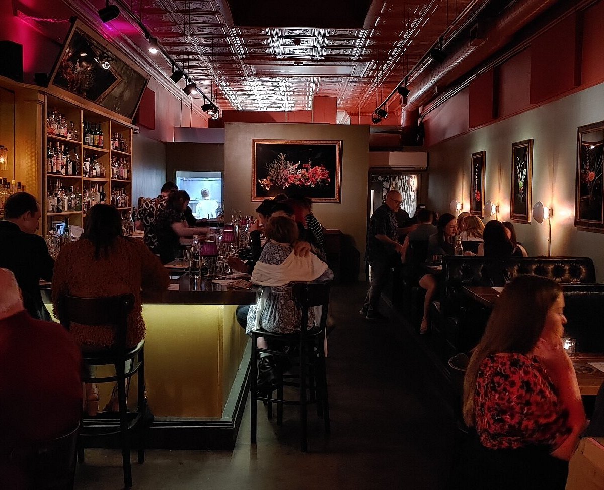 Lucky Restaurant bar in Roanoke, United States