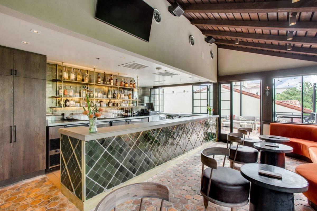 Mi Cocina bar in Highland Park, United States