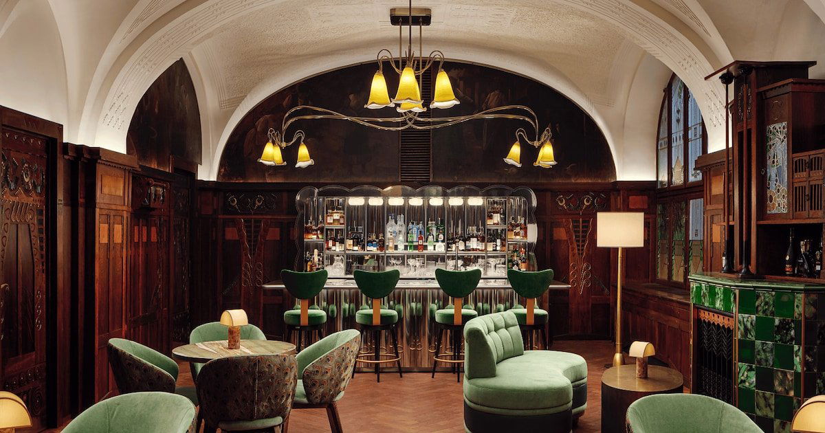 Minus One, Bar in Prague