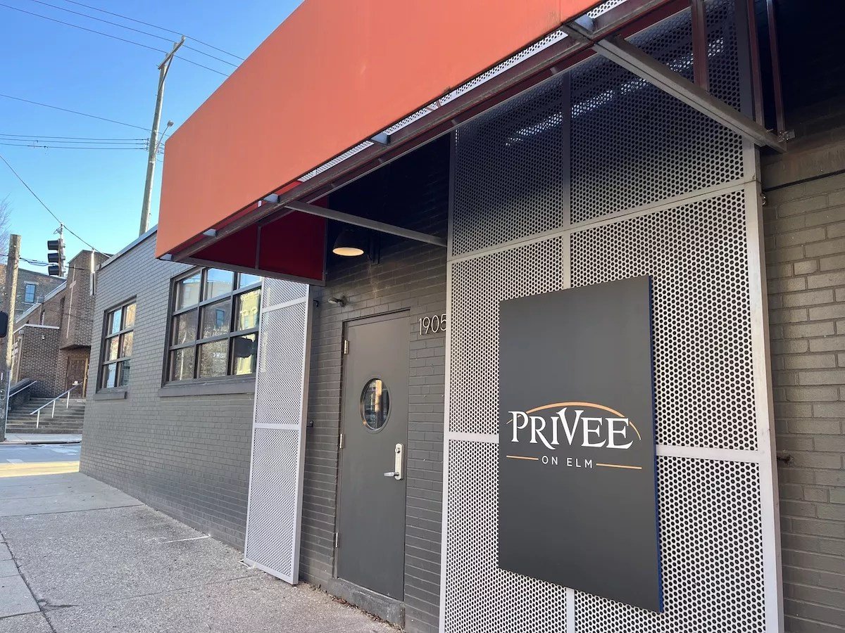 Privee on Elm