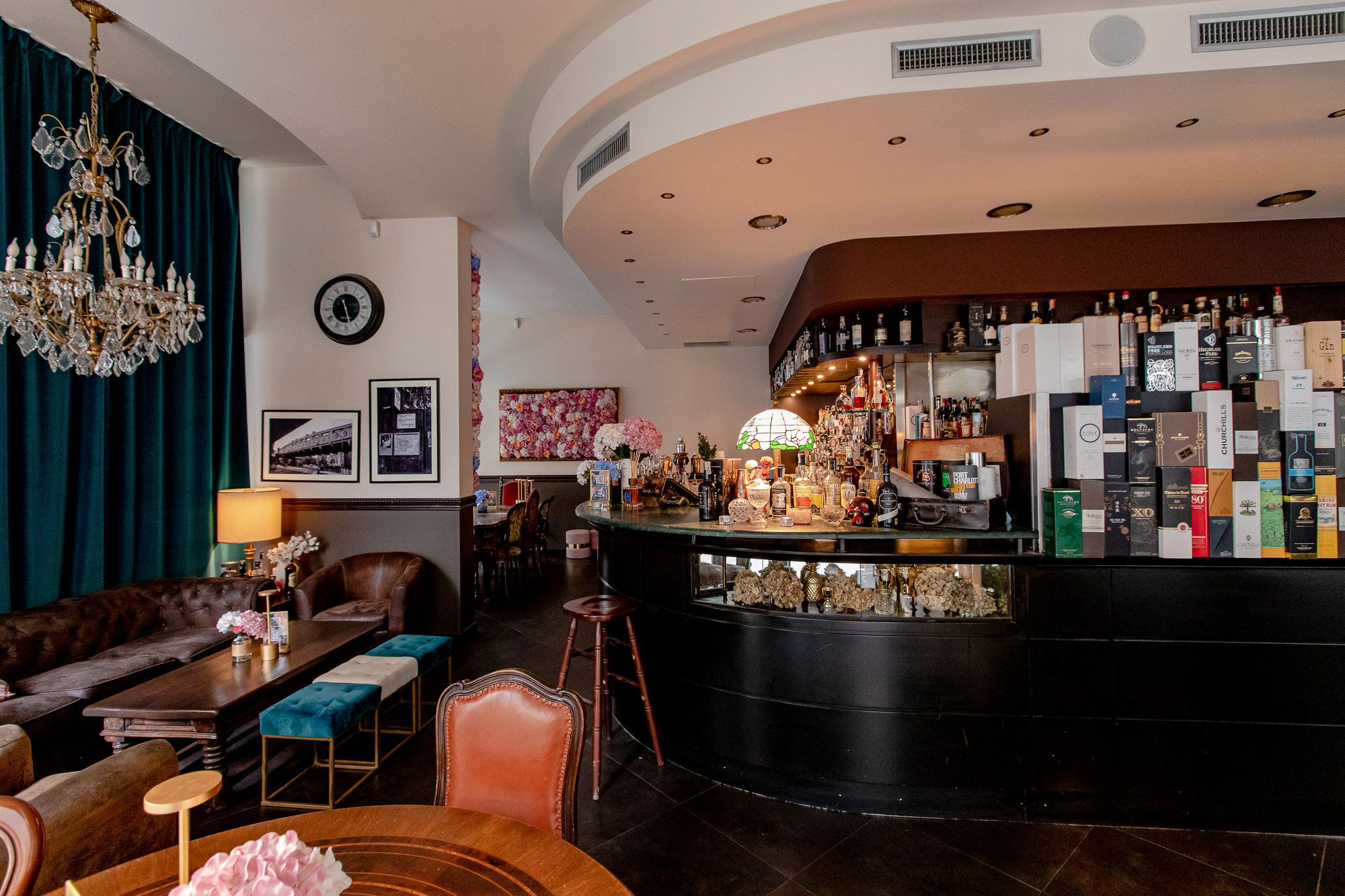 Kilburn Cocktail Bar Milano, Bar in Milan