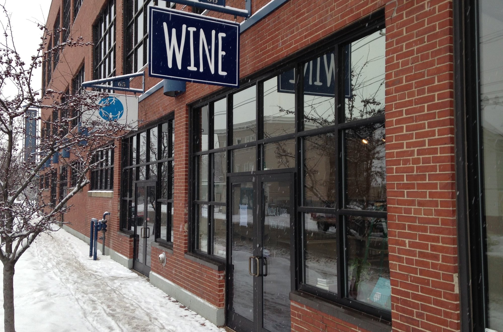 Maine & Loire bar in Portland