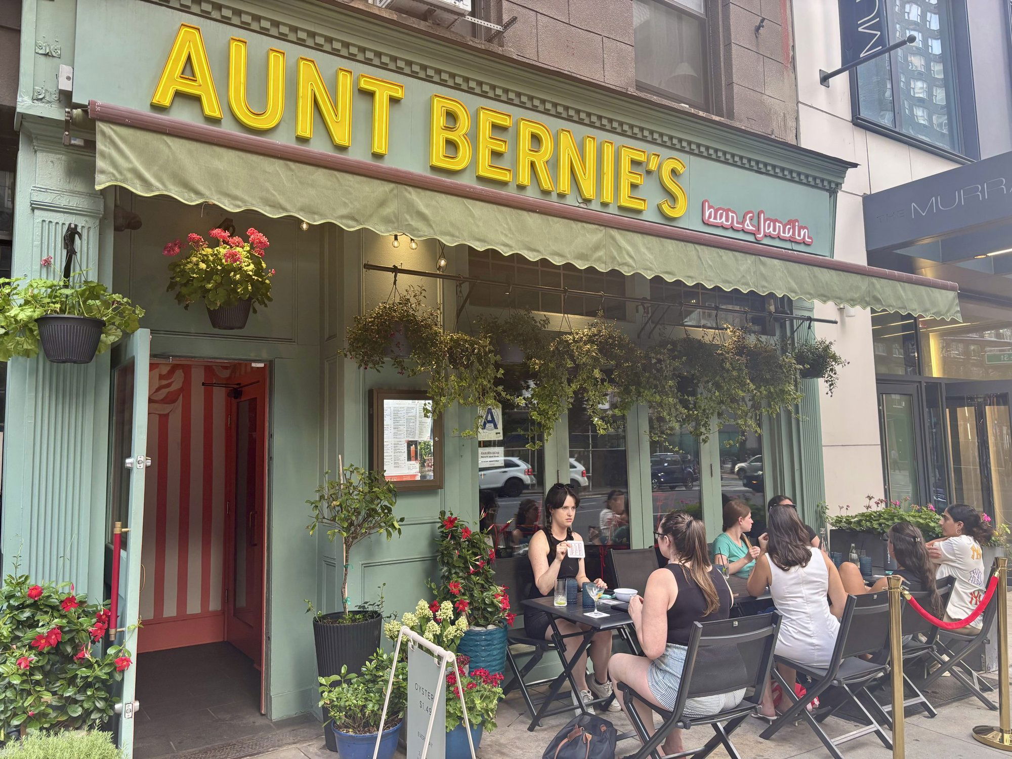 Bernie and Herb’s, Bar in New York City