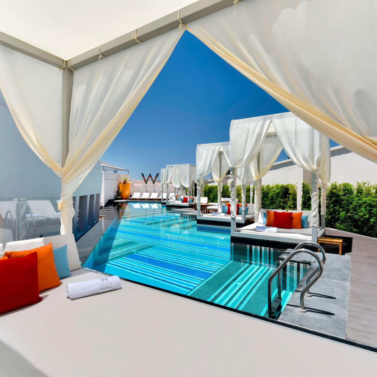 WET Deck, Bar in Amman