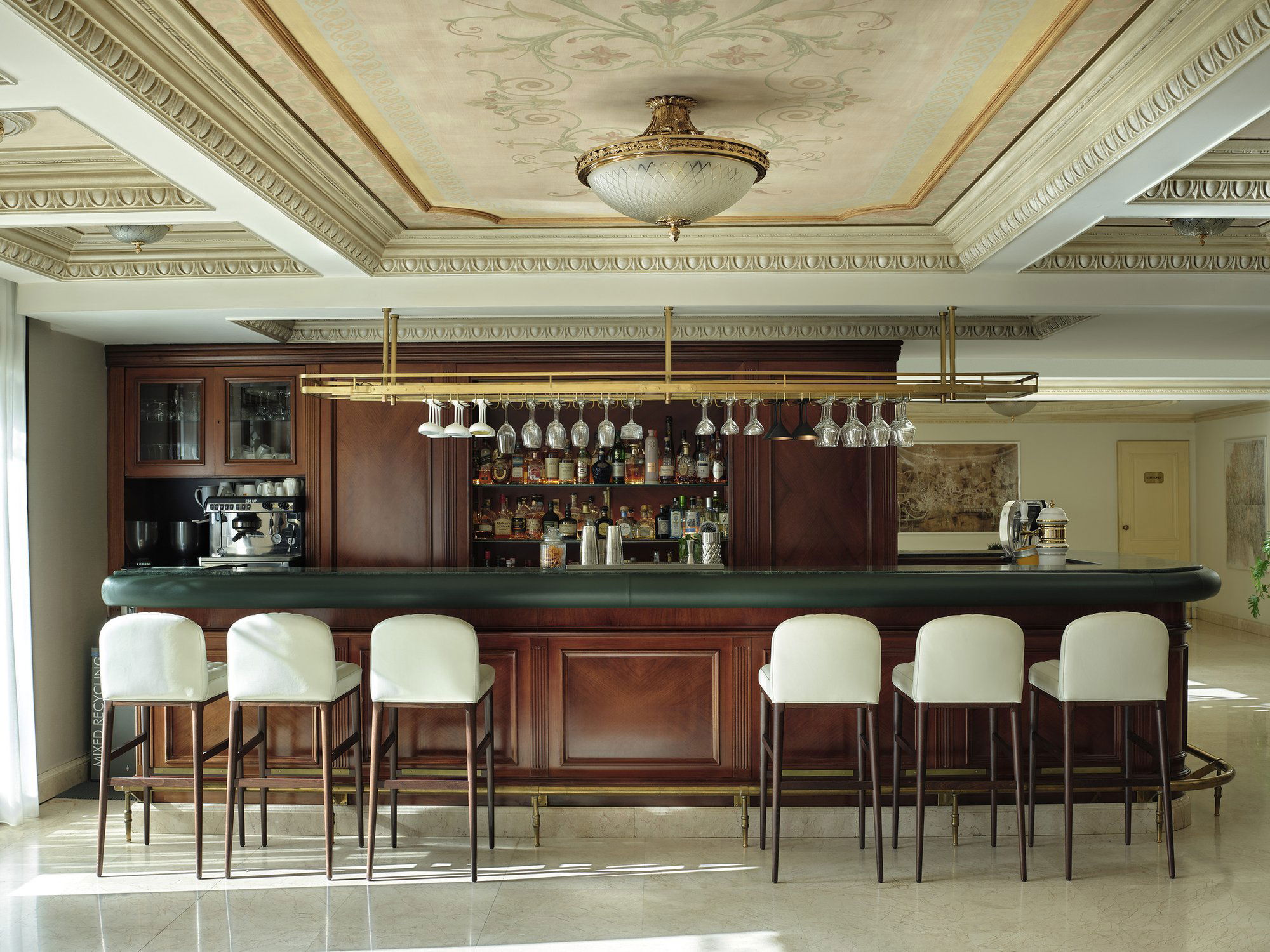 Duck Tail Bar, Bar in Athens