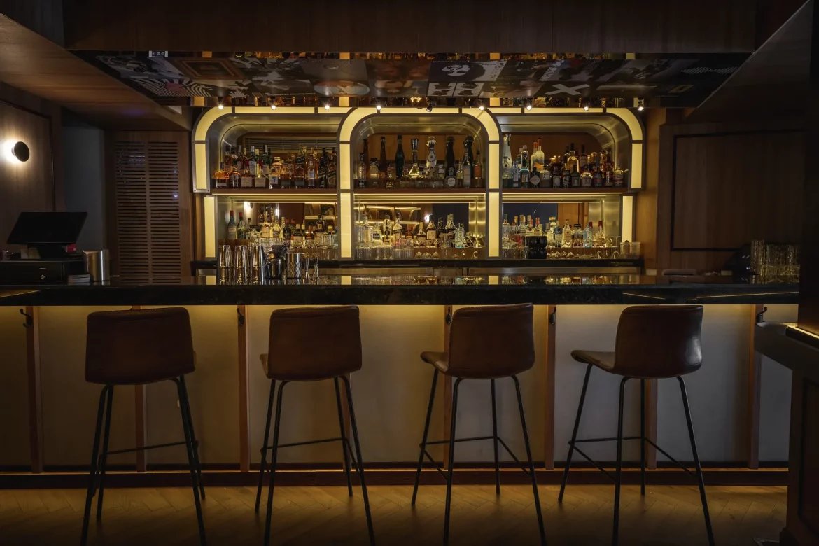 Fenomeno, Bar in Madrid