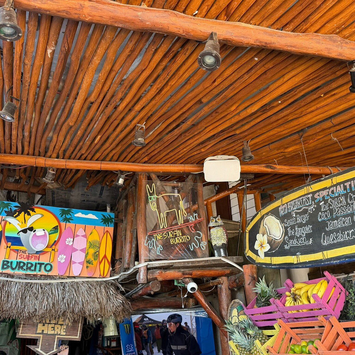 The Surfin Burrito, Bar in Cancun