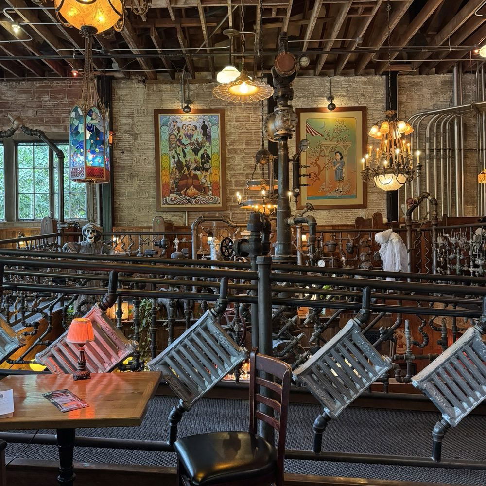 Detention Bar, Bar in Portland
