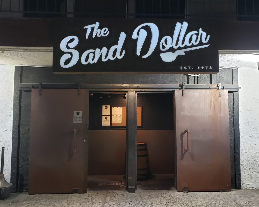 The Sand Dollar Lounge, Paradise, United States