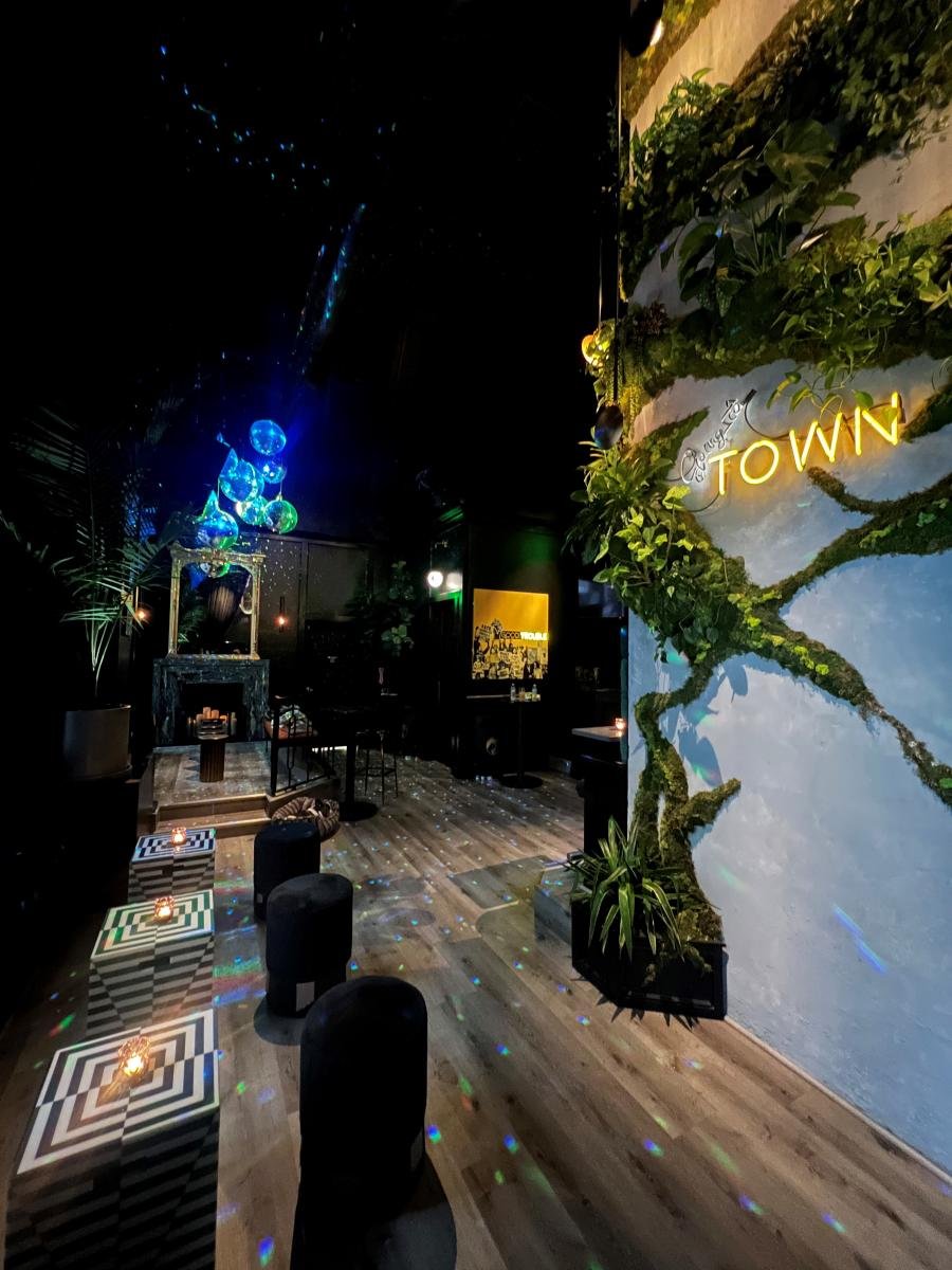 Town Bar & Lounge