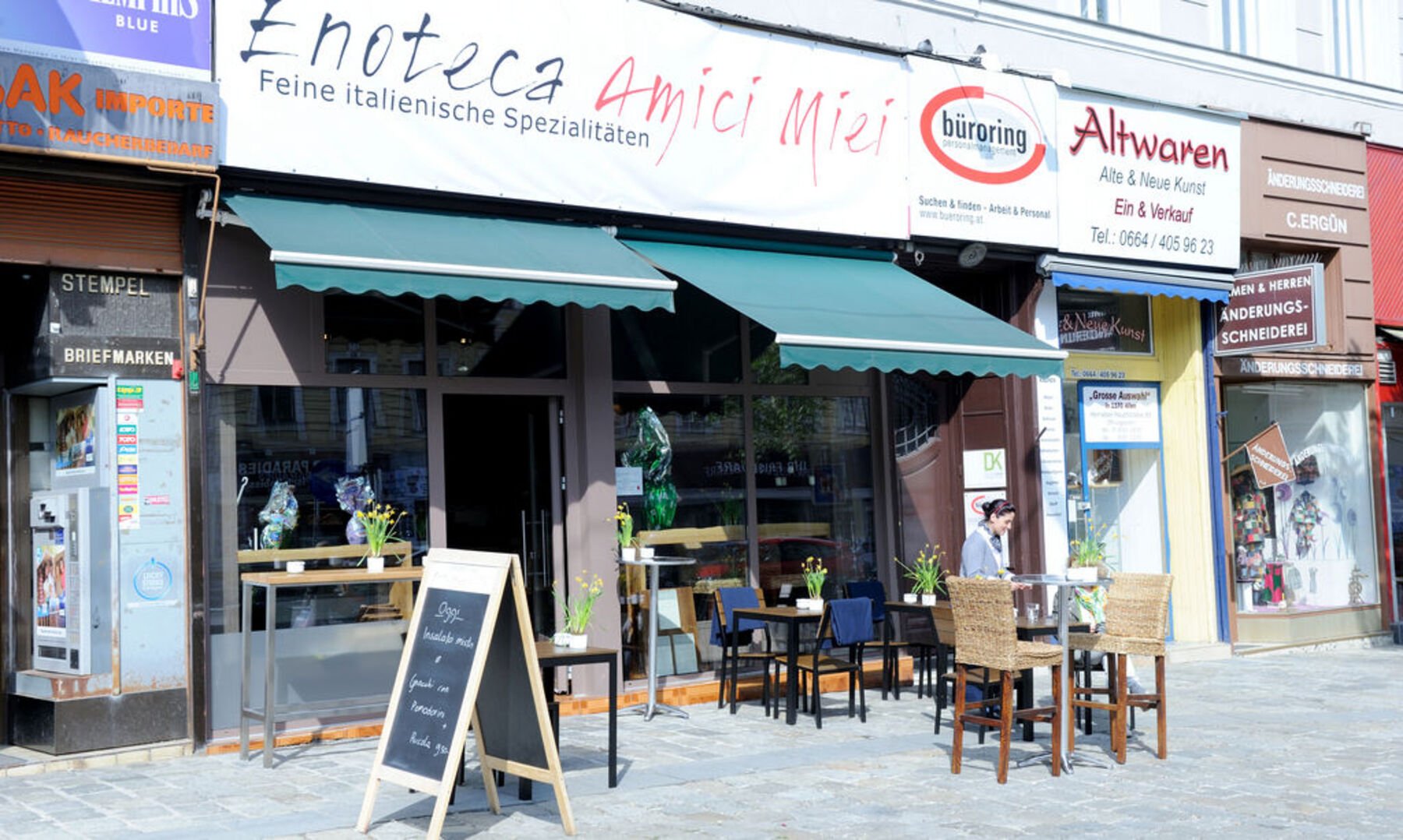 Amici Miei, Bar in Vorgartenmarkt