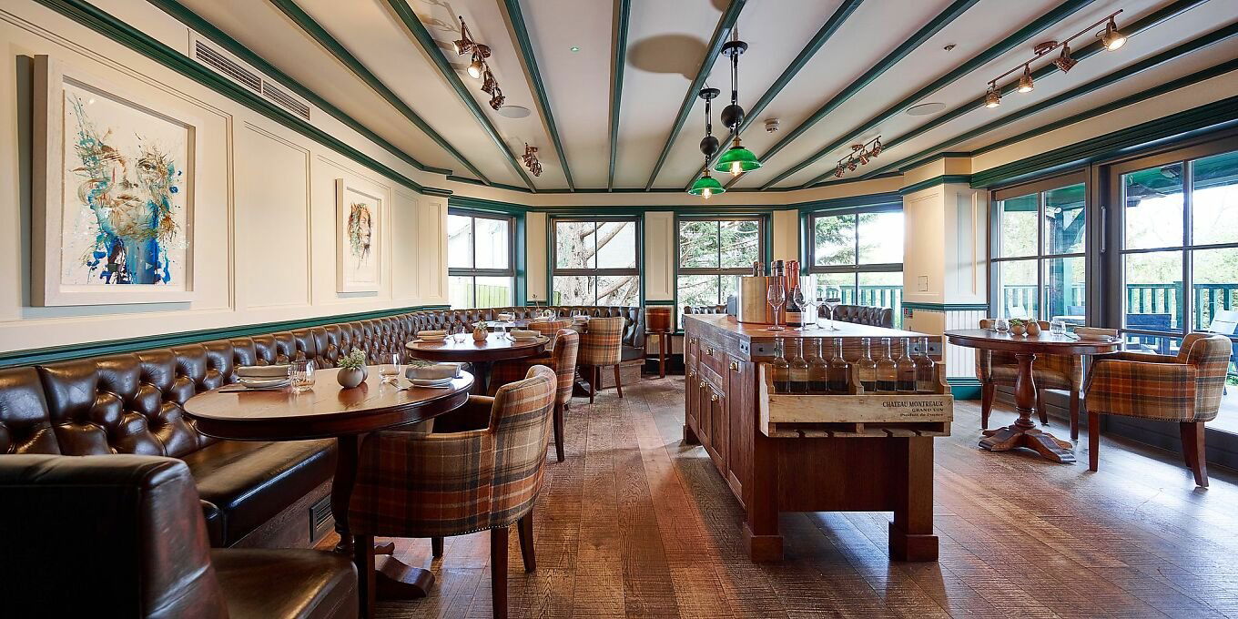The Loch & the Tyne, Bar in Old Windsor