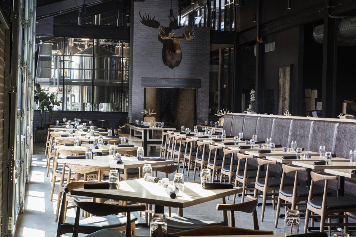 Hinterland Brewery, Bar in Ashwaubenon