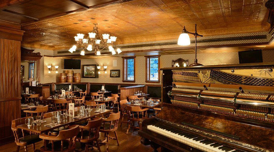 Golden Bee bar in Colorado Springs