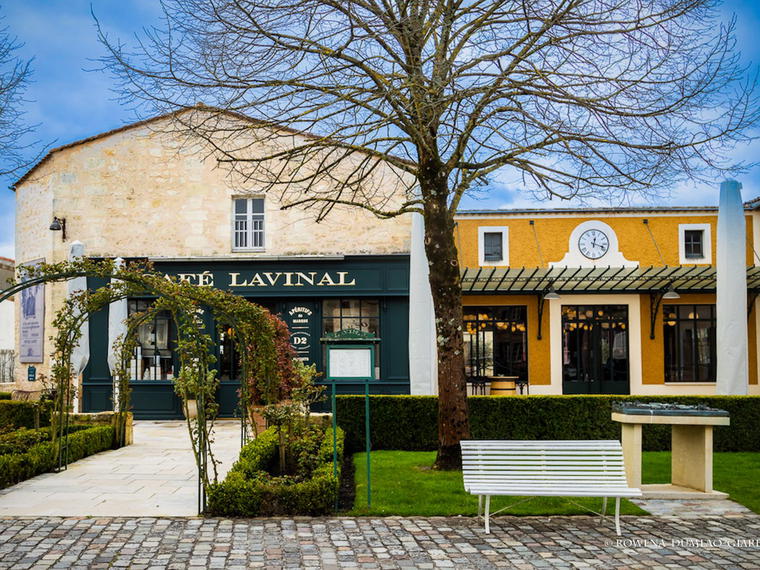 Cafe Lavinal, Pauillac, France