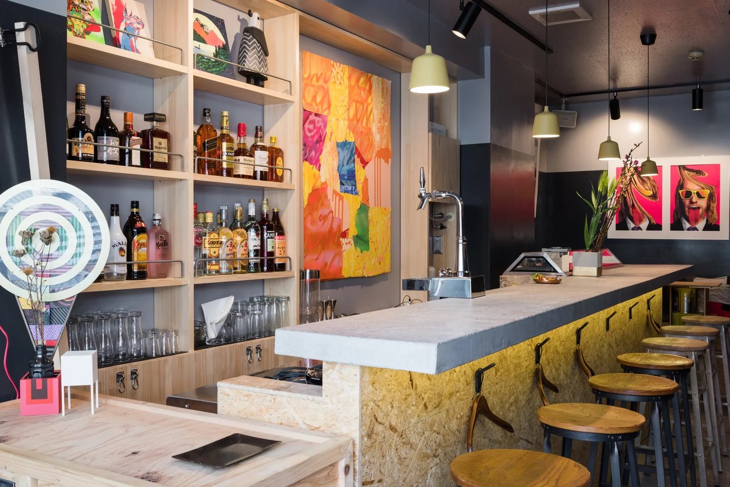 Front Desk Bar/Café