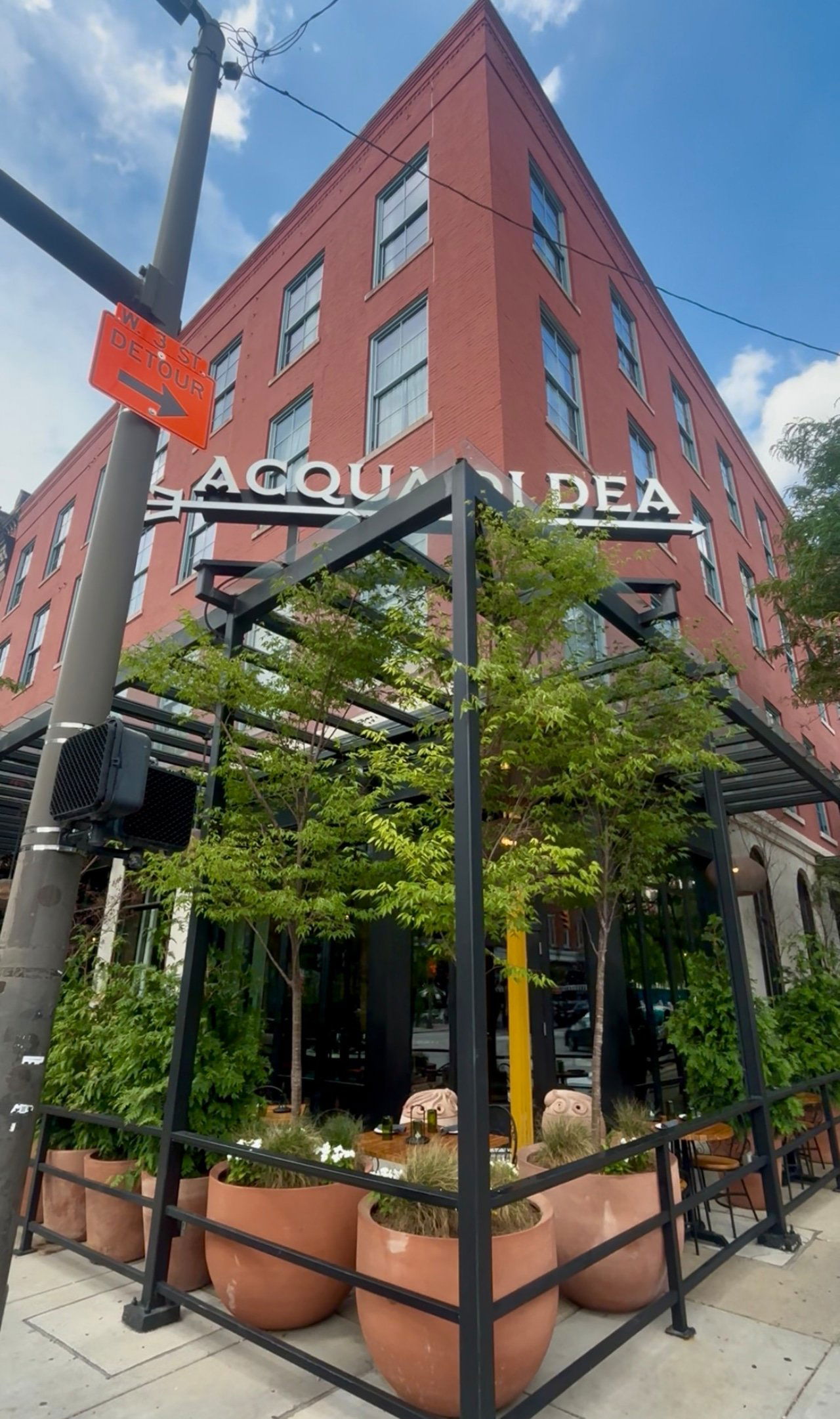 Acqua di Dea, Bar in Cleveland