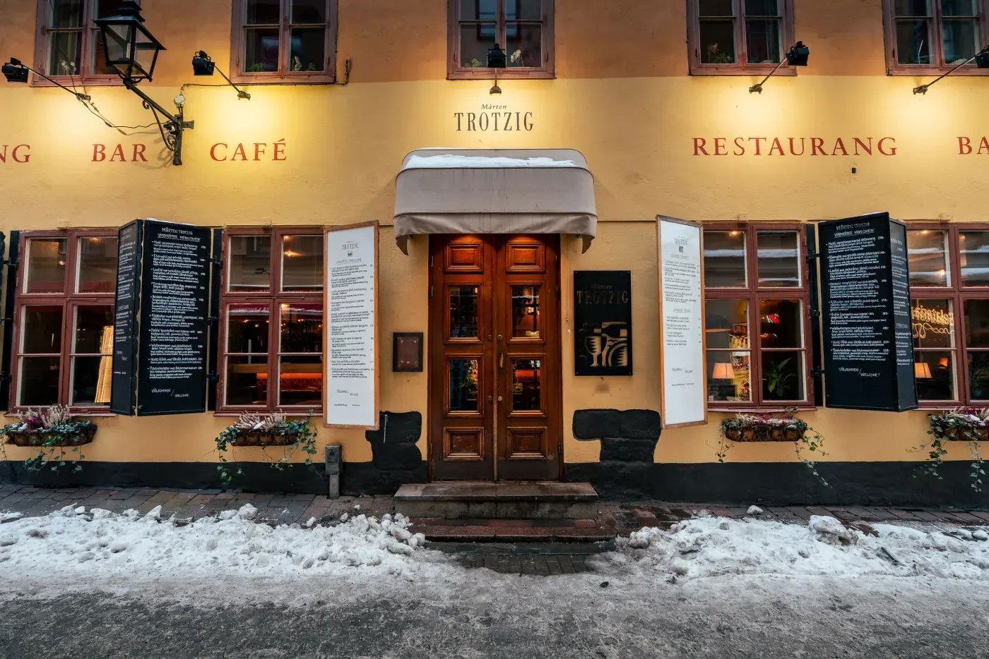 Mårten Trotzig, Bar in Stockholm