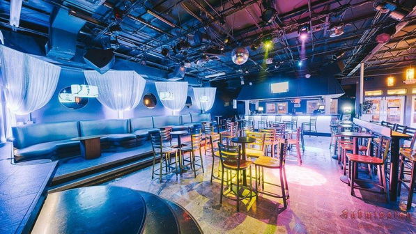 Aqua Bar and Nightclub