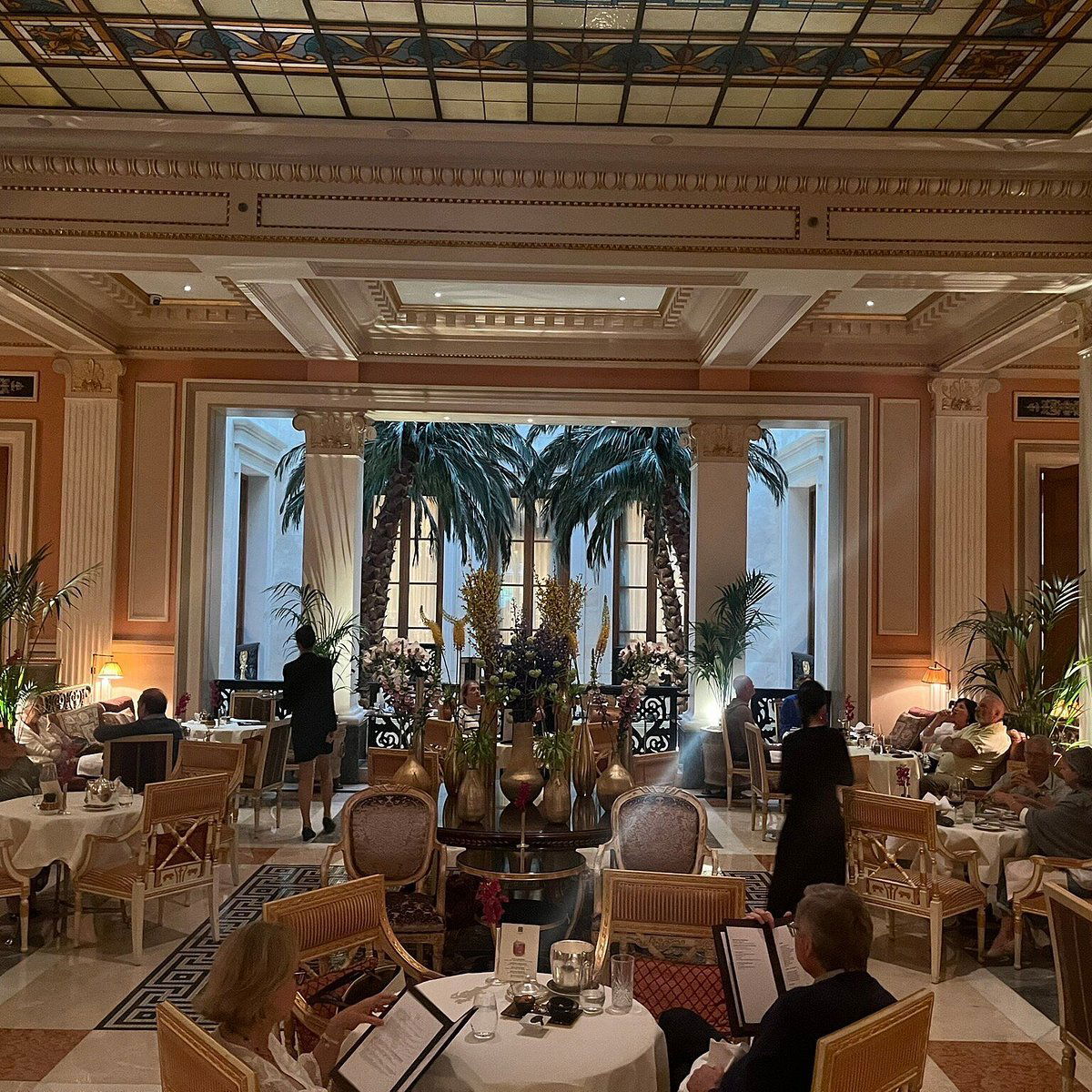 Winter Garden City Lounge, Bar in Athens