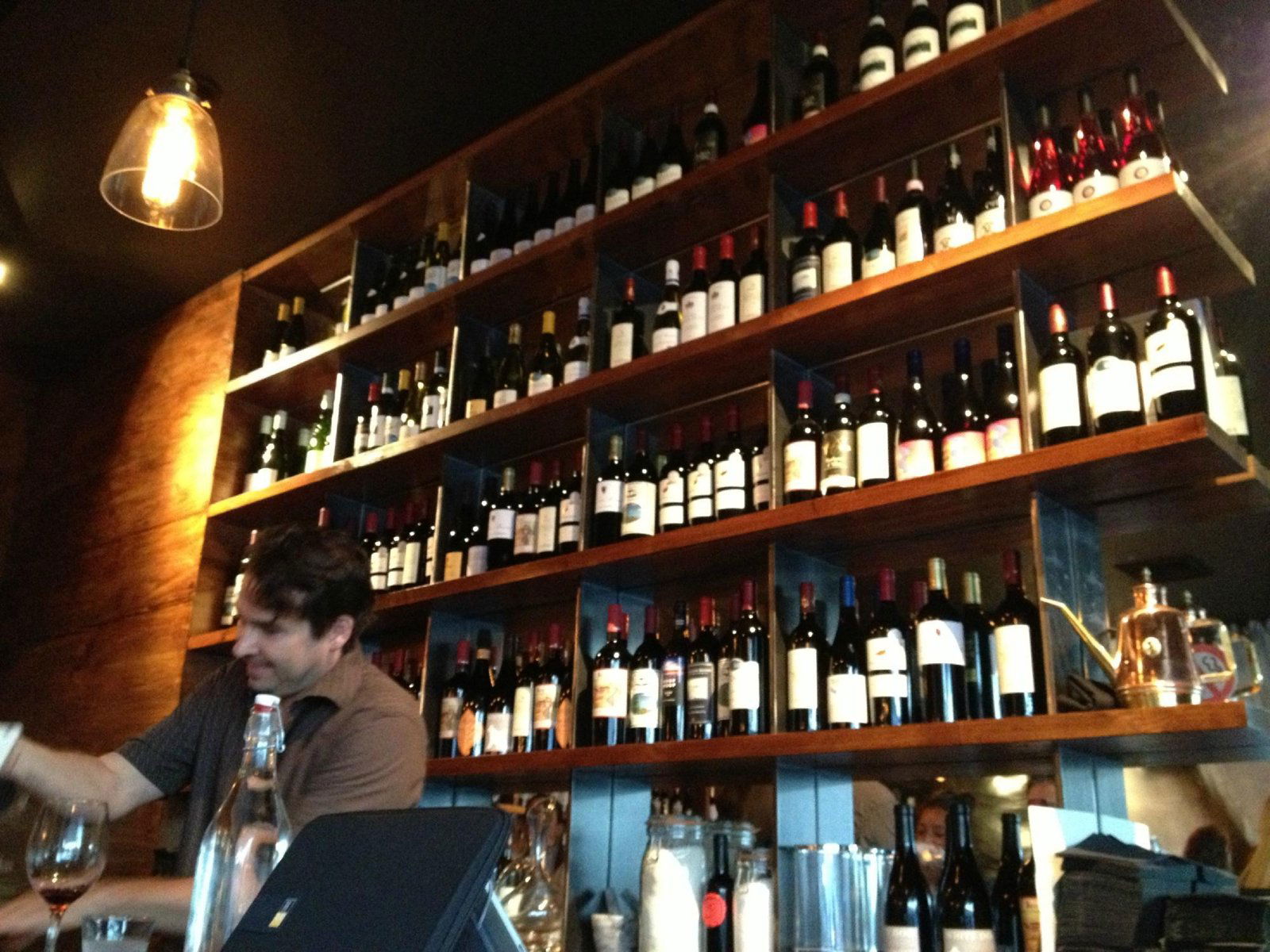 WAVE Bar + Grill, Bar in Los Angeles