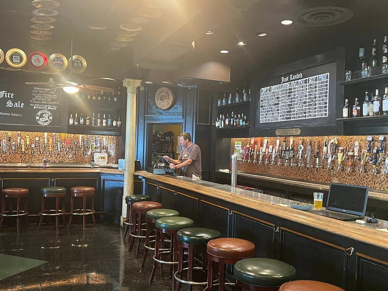 Flying Saucer Draught Emporium, Garland, United States