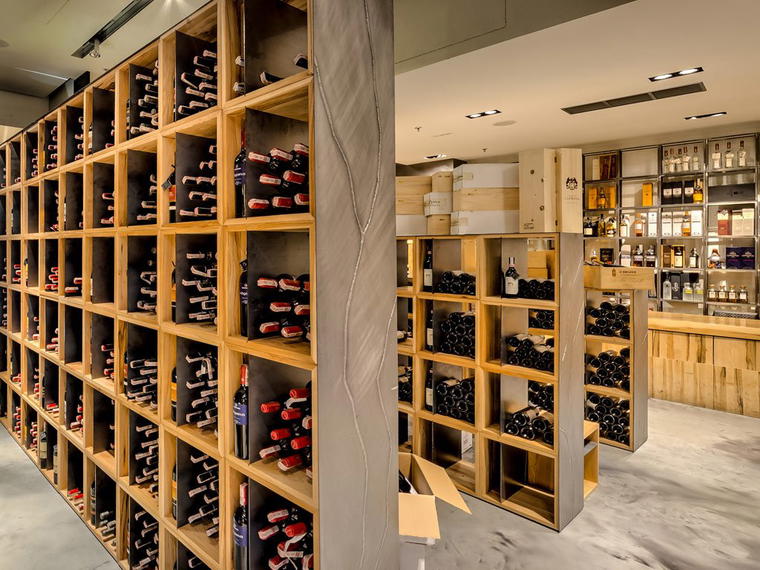 Vinoteka 13, Warsaw, Poland