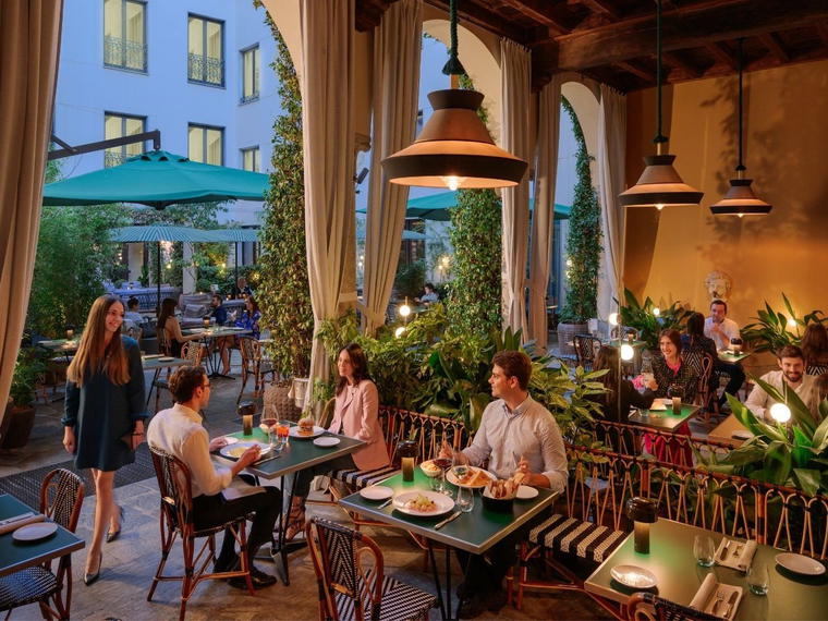Mandarin Garden Bar, Milan, Italy