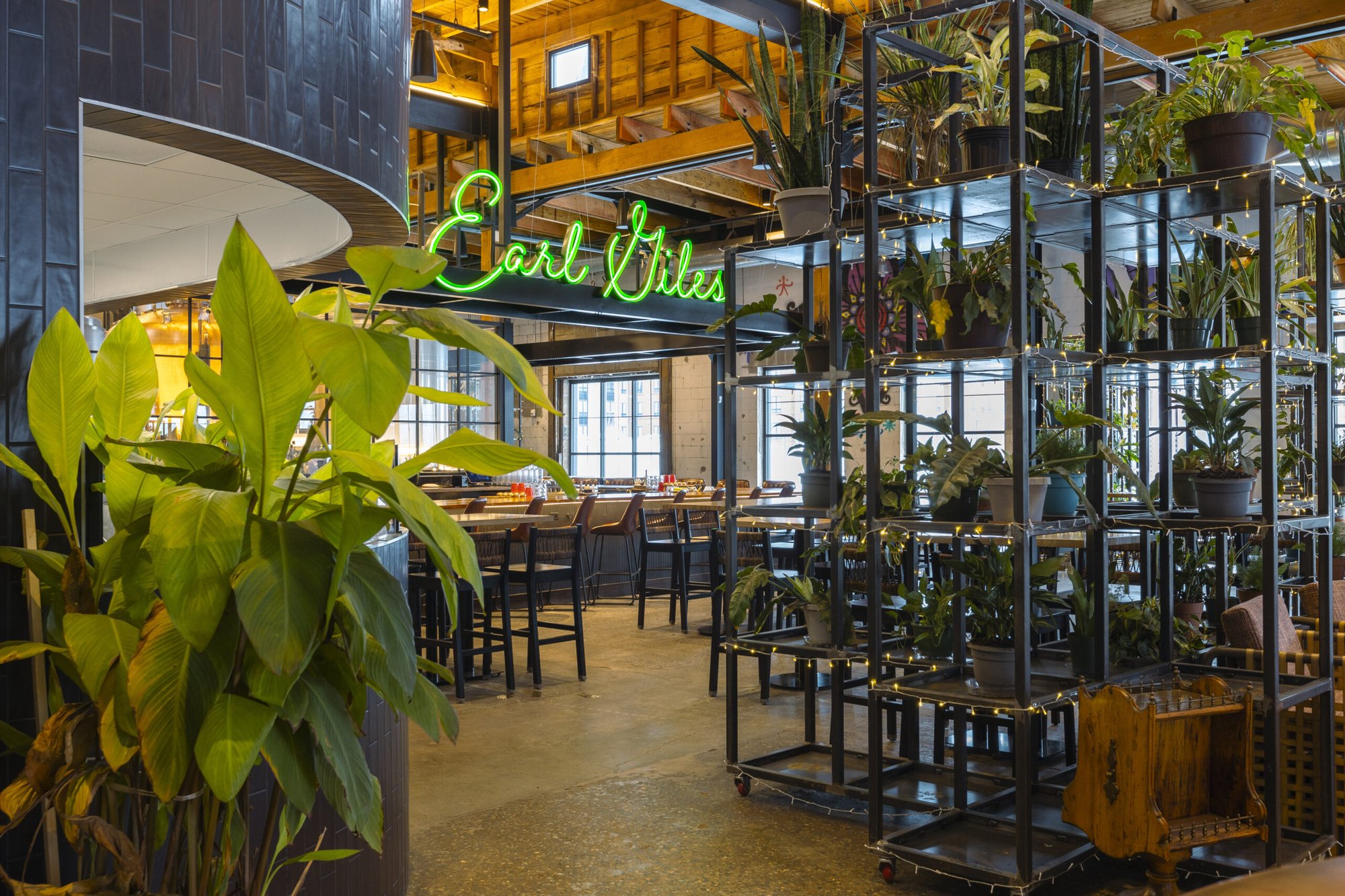 Earl Giles Restaurant and Distillery, Bar in Minneapolis